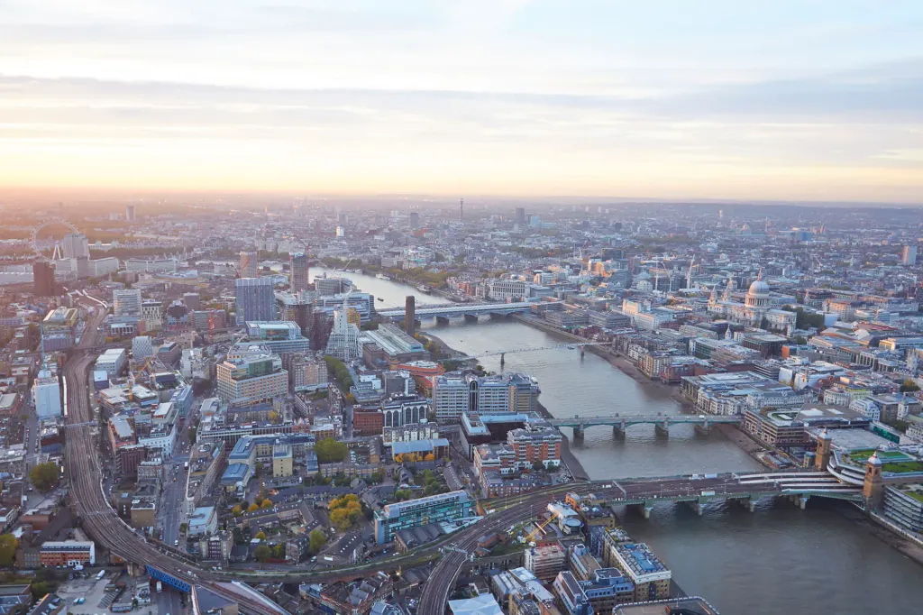 London Landscapes — architecture and landscape photograph in London, UK, frame 16 of 28.